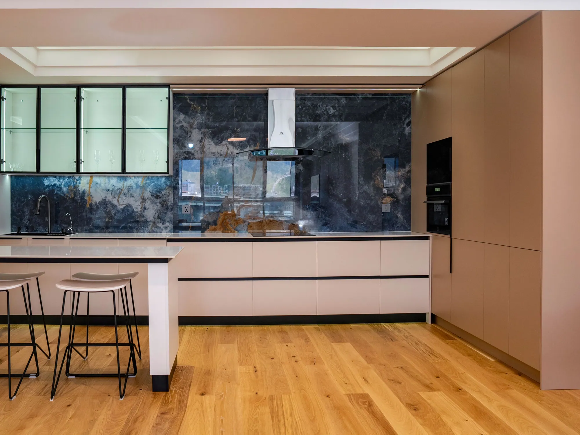 Contemporary kitchen with island seating — design inspiration